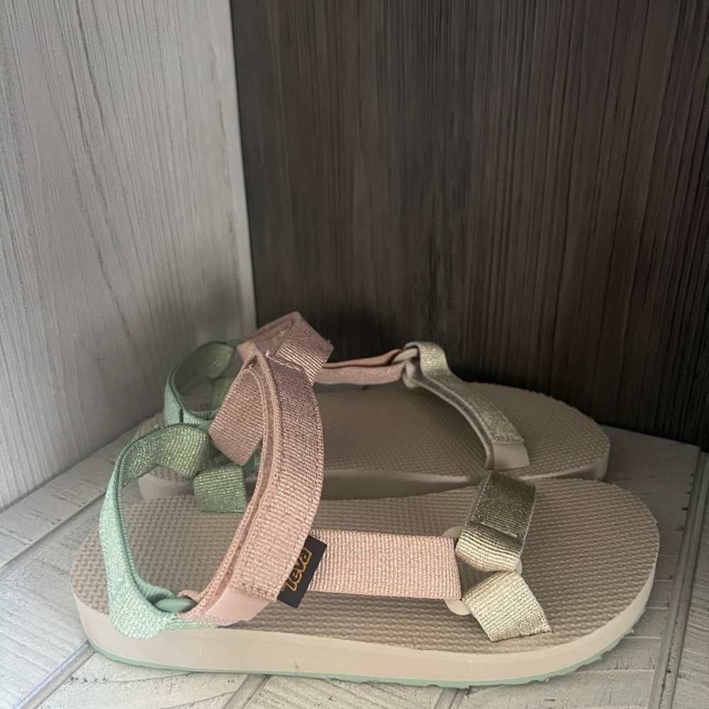 Teva Girls shoes